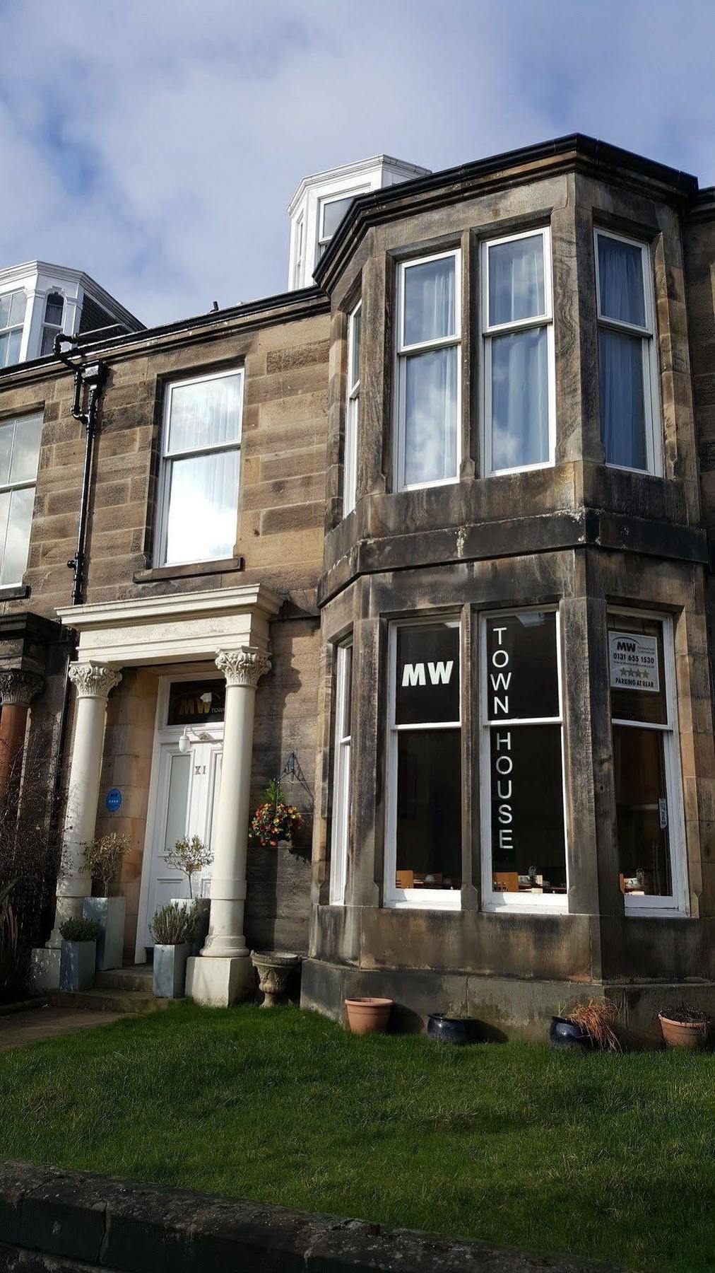 Mw Townhouse Hotel EDI Exterior photo