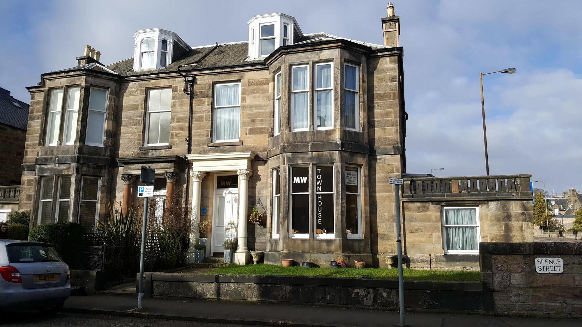 Mw Townhouse Hotel EDI Exterior photo